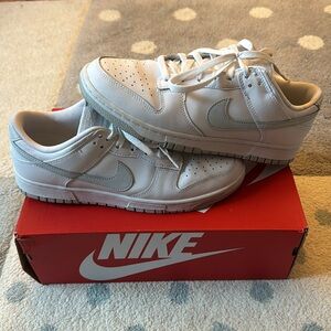 Nike dunk low retro size 9.5